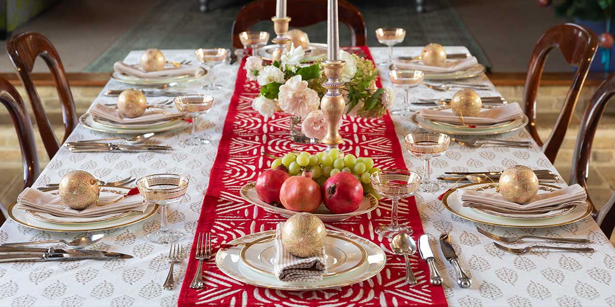 Throw subtlety to the wind: Christmas is coming