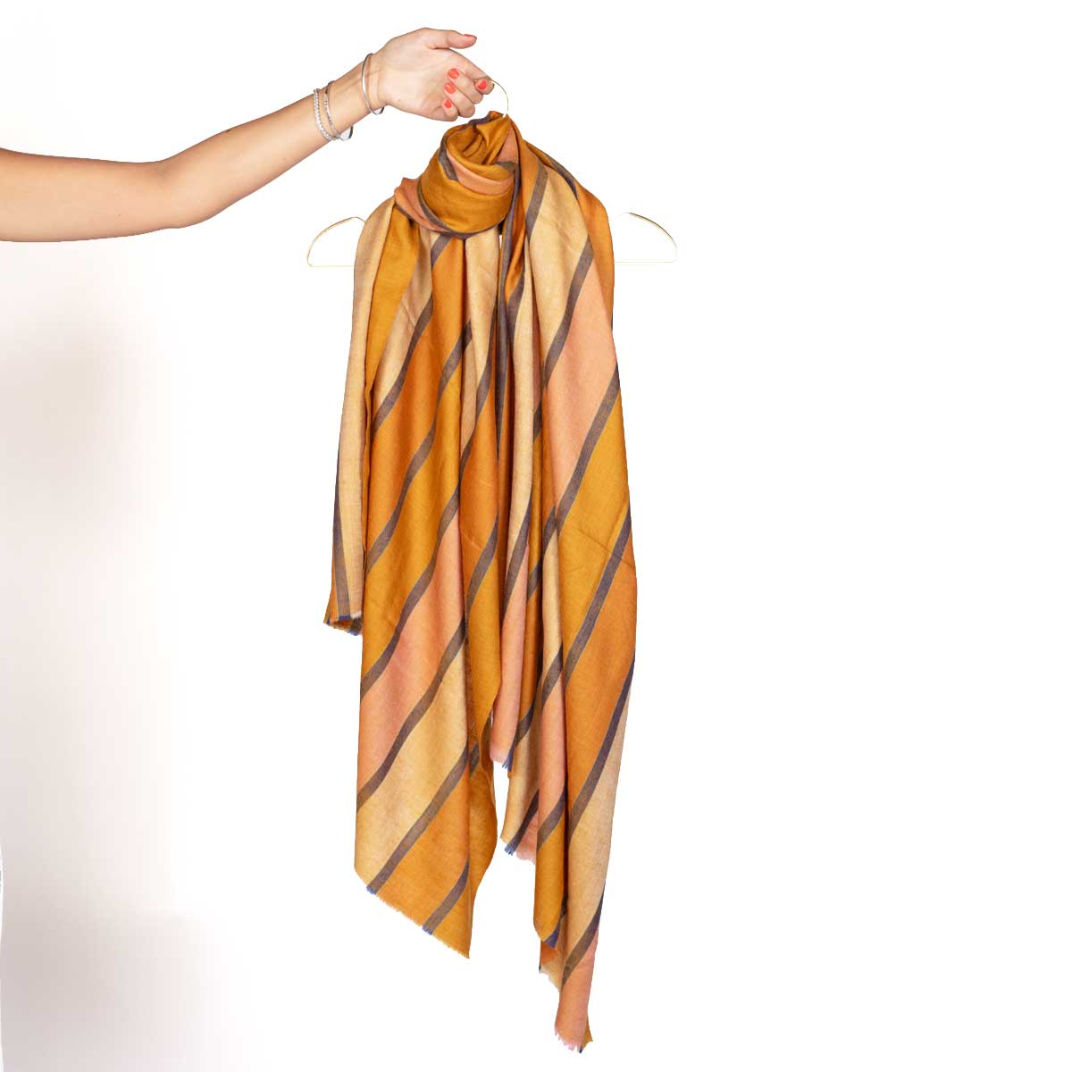 Pure pashmina shawls, cashmere shawls, cashmere wraps, kashmir crafts, handwoven pashminas, kashmir shawls, faro cashmere pashmina shawls