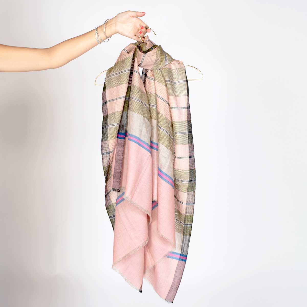 Pure pashmina shawls, cashmere shawls, cashmere wraps, kashmir crafts, handwoven pashminas, kashmir shawls, faro cashmere pashmina shawls