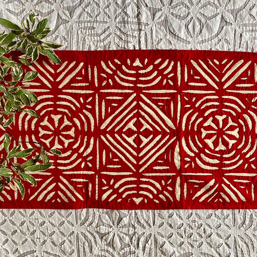 MALAIKA Applique Tablecloth