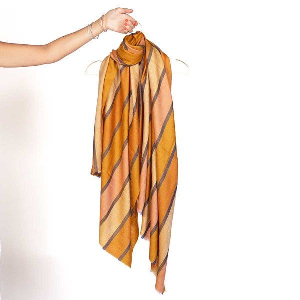 Pure pashmina shawls, cashmere shawls, cashmere wraps, kashmir crafts, handwoven pashminas, kashmir shawls, faro cashmere pashmina shawls