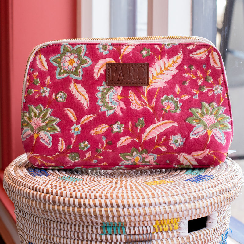 Travel Wash Bags, Toiletry Bags for men, women, Travel Pouches, Block print Wash Bags,  Luxe wash bags, Eco-friendly toiletry bags, Handmade travel pouch, best wash bags for travel, toiletry bag git set, Stylish travel pouches, zipper wash bags