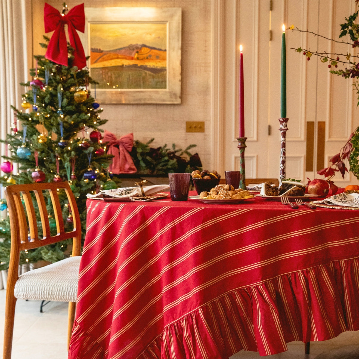 GILDED NOËL Ruffle Tablecloth