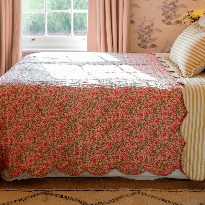 blockprint quilt, Indian blockprint quilt, hand stitched quilt, hand quilted cotton quilt, lightweight spring quilt, blockprint bedspread, cotton quilt UK, handmade quilt, kantha style quilt, artisan blockprint bedding, spring bedspread, quilted cotton throw