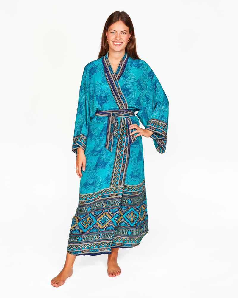 silk dressing gowns, silk robes, silk kimono, faro kimono, faro clothing, saree kimono, saree dressing gowns