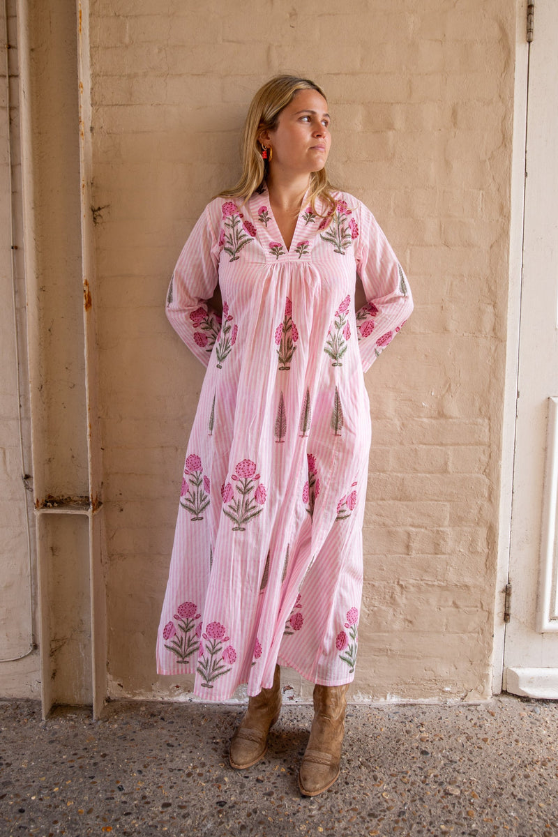 Block print cotton dress
Long summer dress
Bohemian summer dress
Hand-block printed dress
Lightweight cotton dress
Ethnic summer dress
Boho chic summer dress
Garden party dress
Casual summer dress
Comfortable summer dress