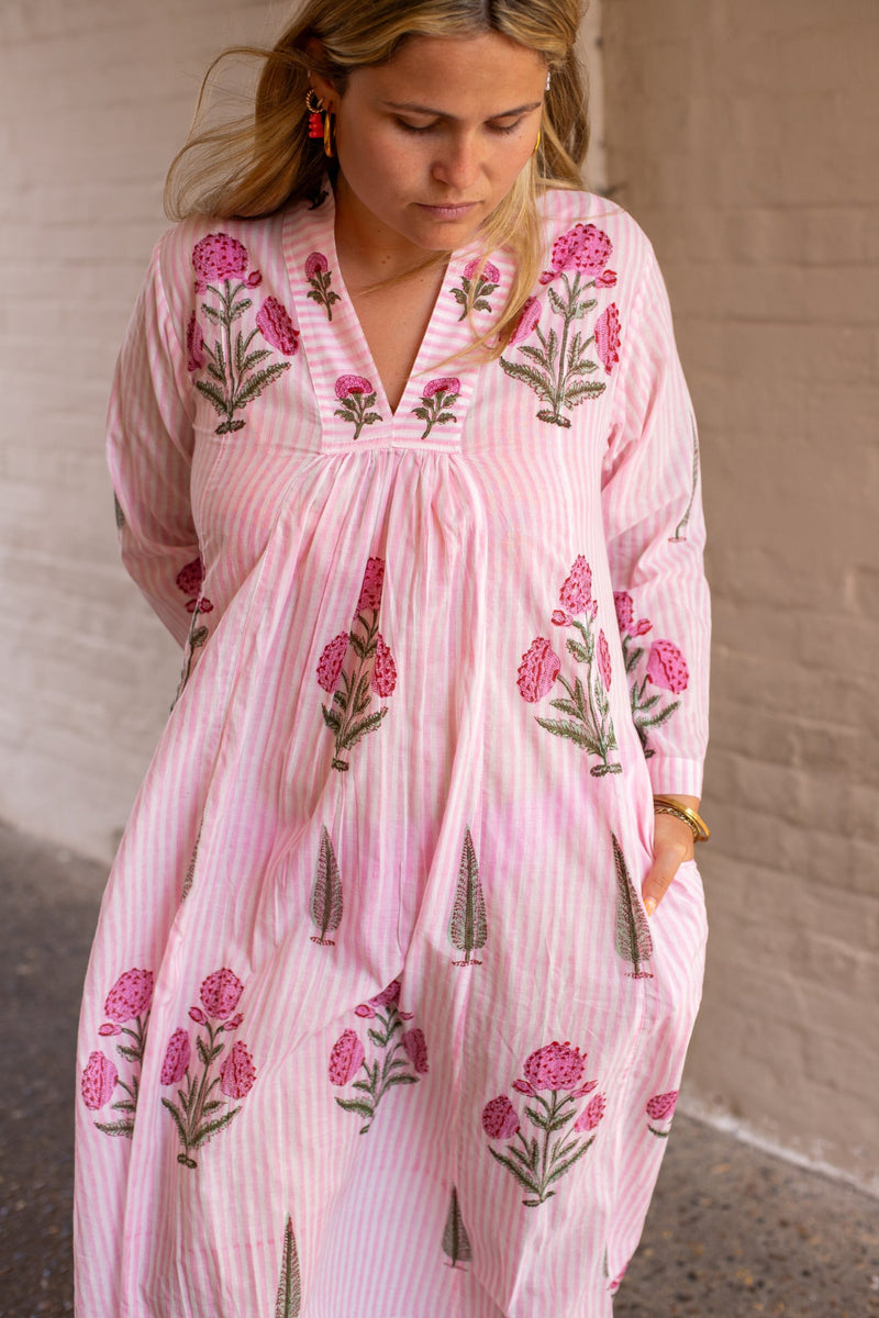 Block print cotton dress
Long summer dress
Bohemian summer dress
Hand-block printed dress
Lightweight cotton dress
Ethnic summer dress
Boho chic summer dress
Garden party dress
Casual summer dress
Comfortable summer dress