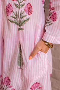 Block print cotton dress
Long summer dress
Bohemian summer dress
Hand-block printed dress
Lightweight cotton dress
Ethnic summer dress
Boho chic summer dress
Garden party dress
Casual summer dress
Comfortable summer dress