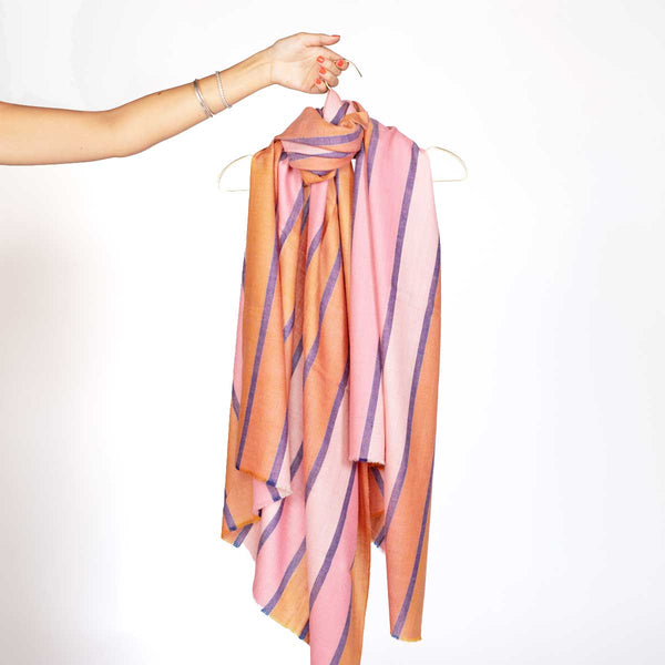 Pure pashmina shawls, cashmere shawls, cashmere wraps, kashmir crafts, handwoven pashminas, kashmir shawls, faro cashmere pashmina shawls