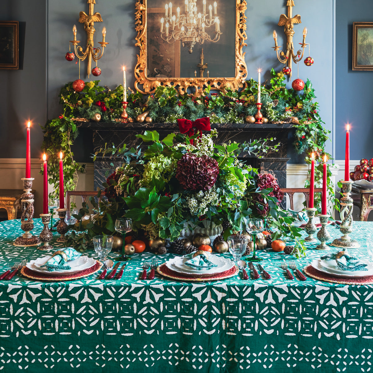 festive table linens, Christmas table linens, Christmas Tablecloths, Embroidered table linens, Embroidered Table Cloths, Embroidered Tablecloths, Faro tablecloths