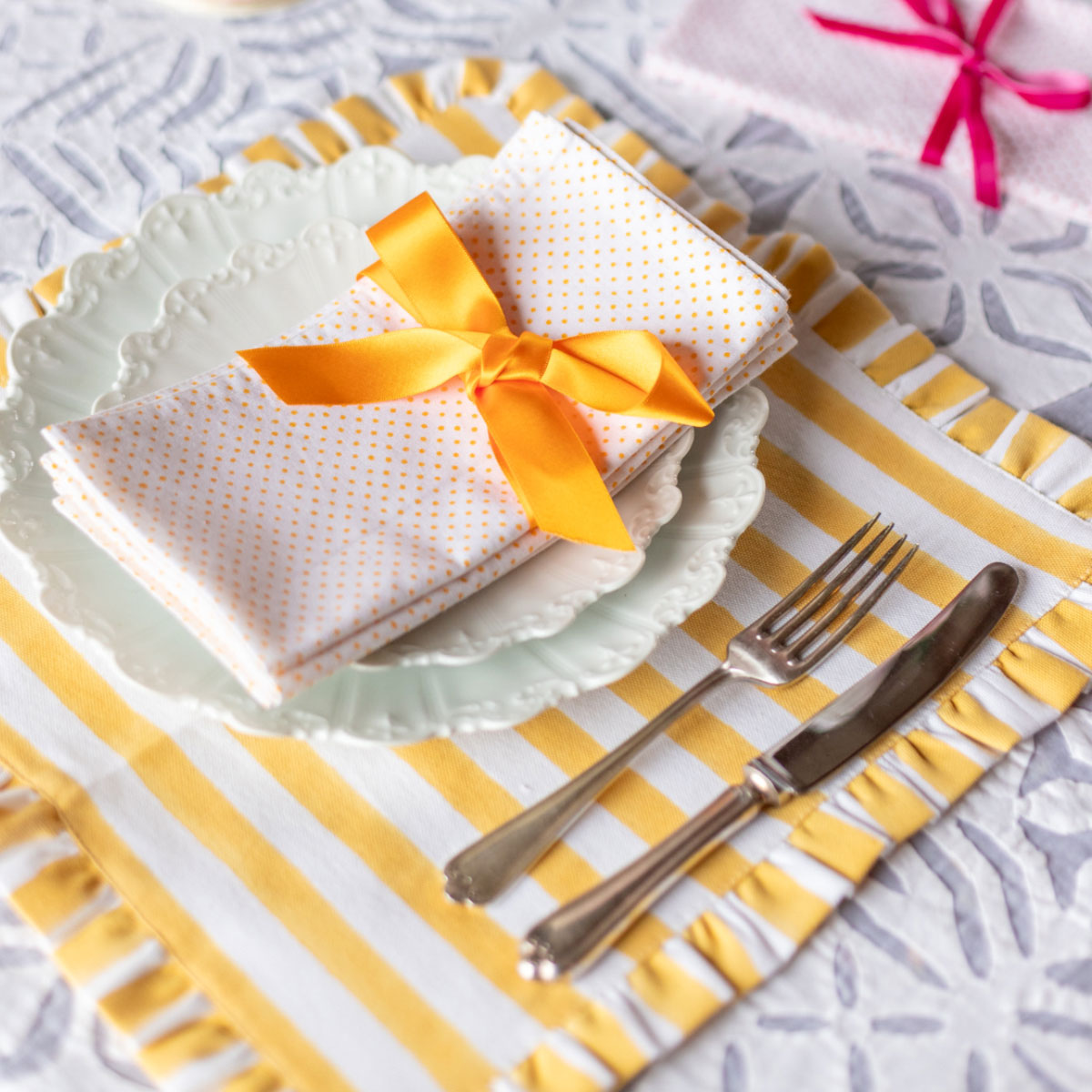 AMALFI LEMON Stripe Ruffle Placemat