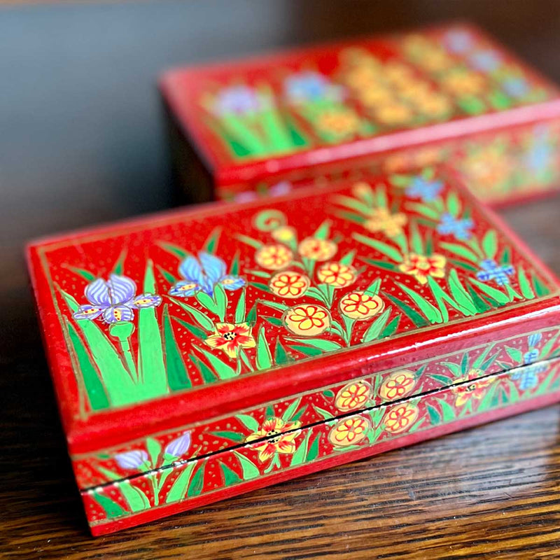 Papier-mache, Lacquerware, Trinket boxes,  Hand-painted designs, Kashmir papier-mache box, handcrafted box, Decorative storage, Kashmiri motifs, lacquer boxes, 
