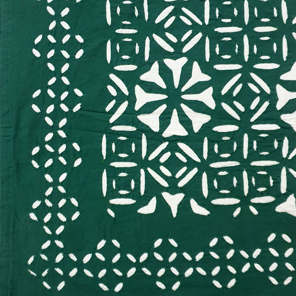 MALAIKA Holly Green Applique Tablecloth