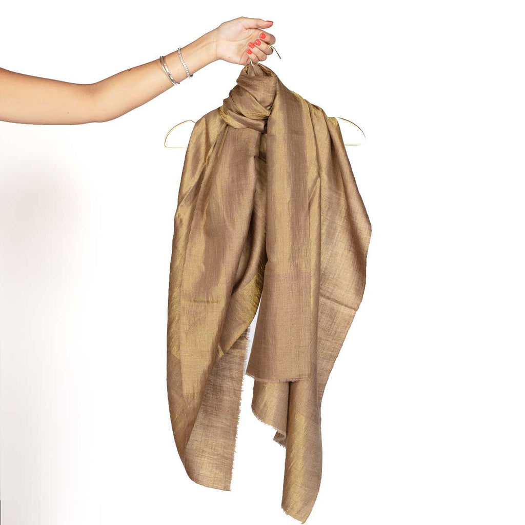 Pure pashmina shawls, cashmere shawls, cashmere wraps, kashmir crafts, handwoven pashminas, kashmir shawls, faro cashmere pashmina shawls, zari shawl, metallic shawls, faro shawls