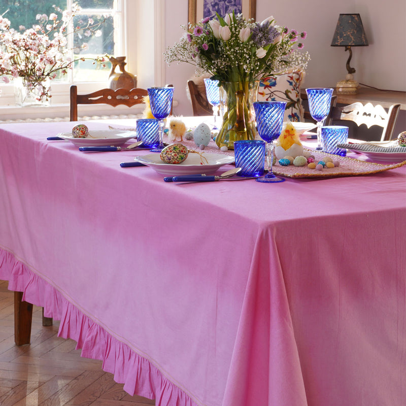 RASPBERRY RUFFLE Ombre Tablecloth
